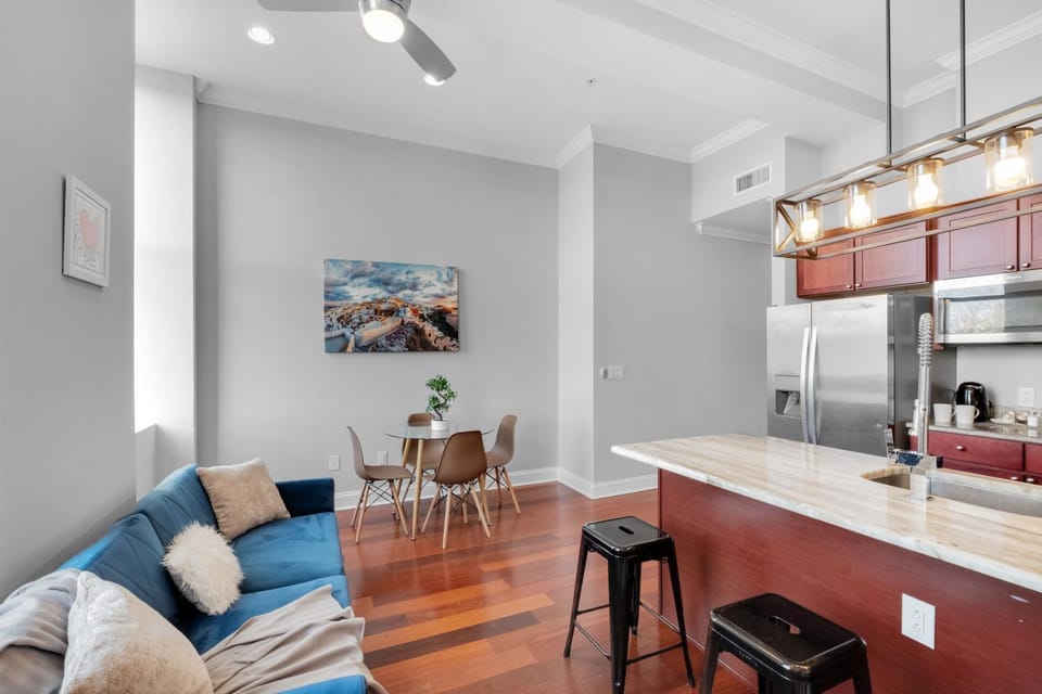 Living room, Dining area