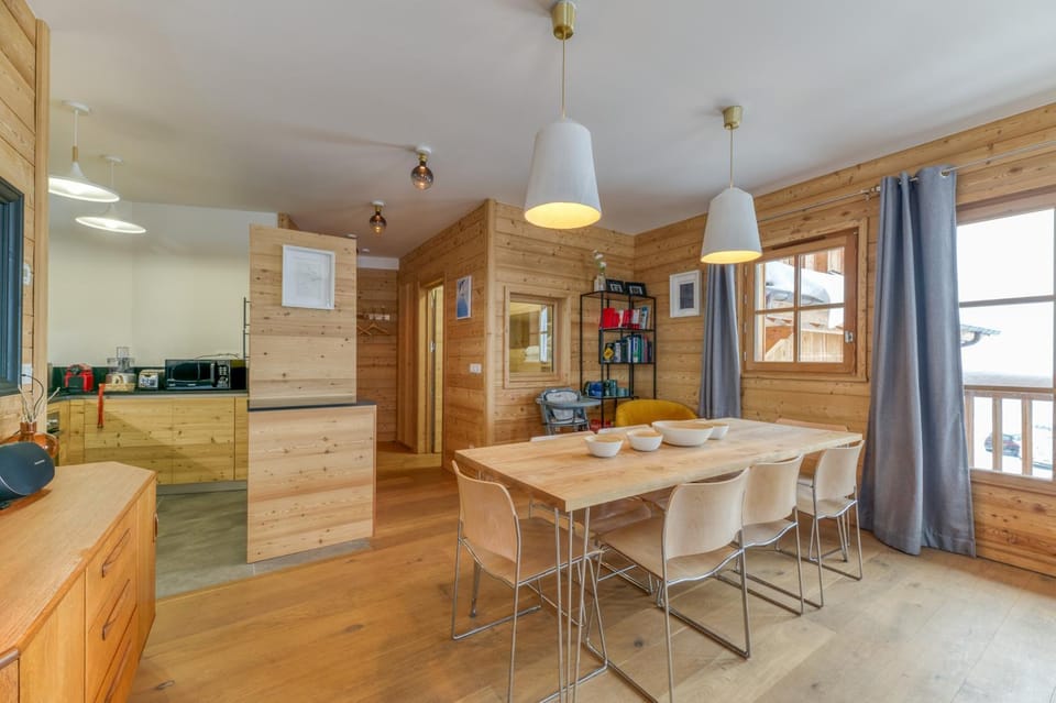 Property building, Kitchen or kitchenette, Living room