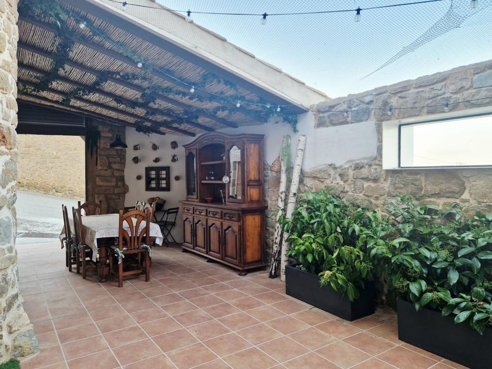 Patio, Day, Balcony/Terrace, Seating area, Dining area