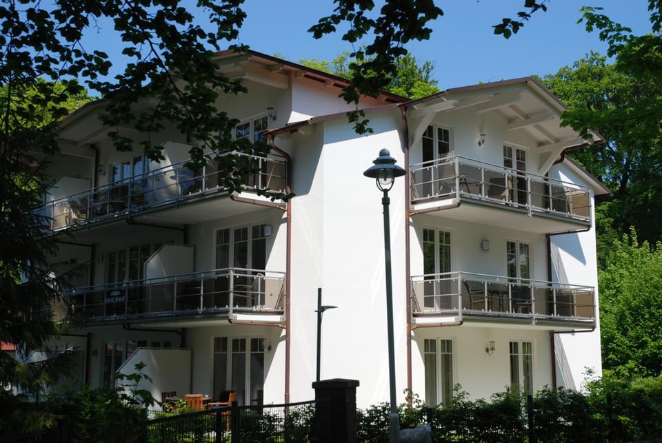 Property building, Facade/entrance, Balcony/Terrace
