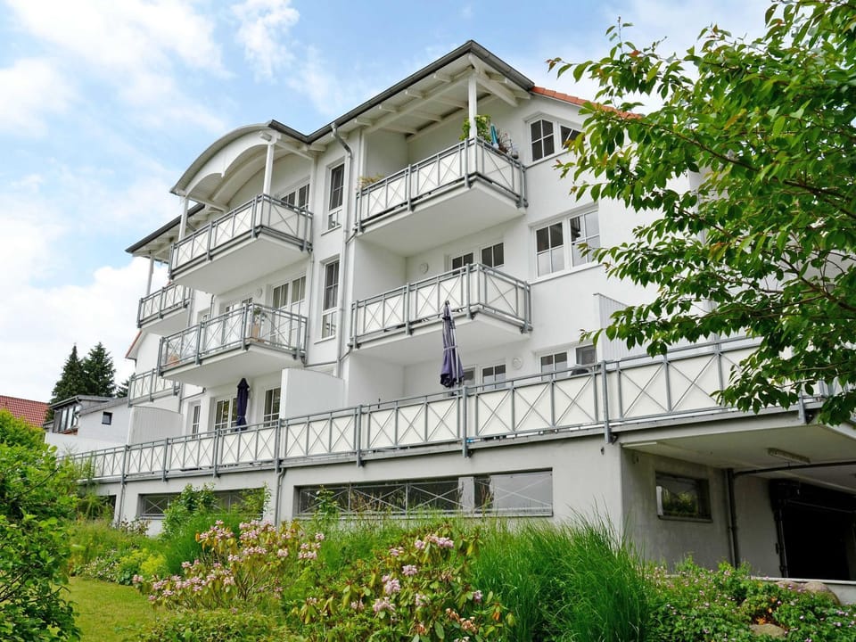 Property building, Spring, Day, Garden, View (from property/room), Balcony/Terrace, Garden view