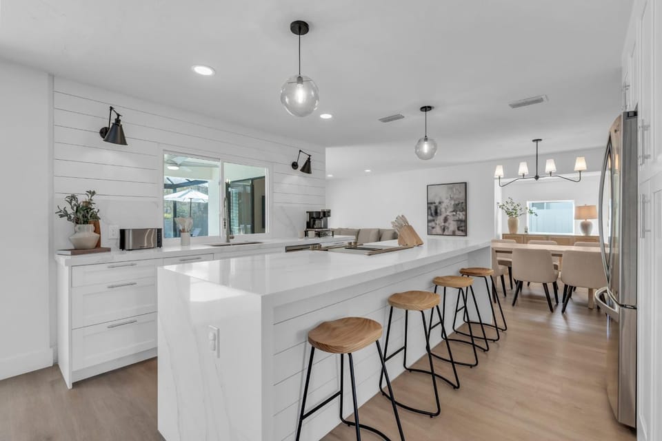 Outdoor and Indoor Paradise -Close to Beach House in Bonita Springs