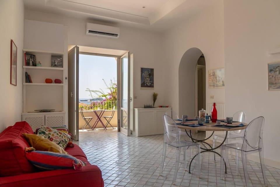 Dolce Vita Beach House stunning views by the sea House in Capri