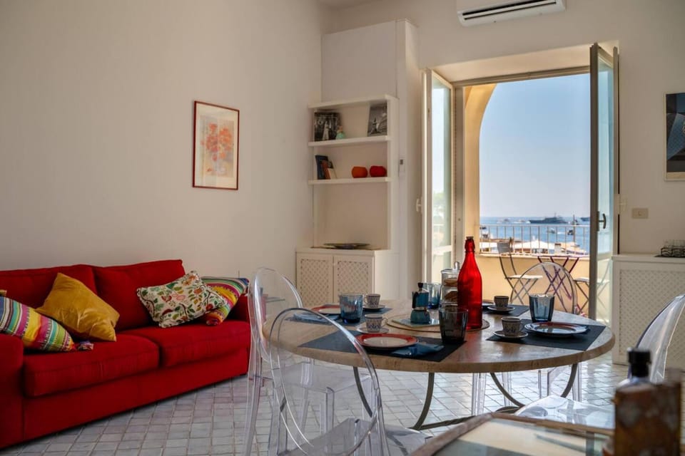 Dolce Vita Beach House stunning views by the sea House in Capri