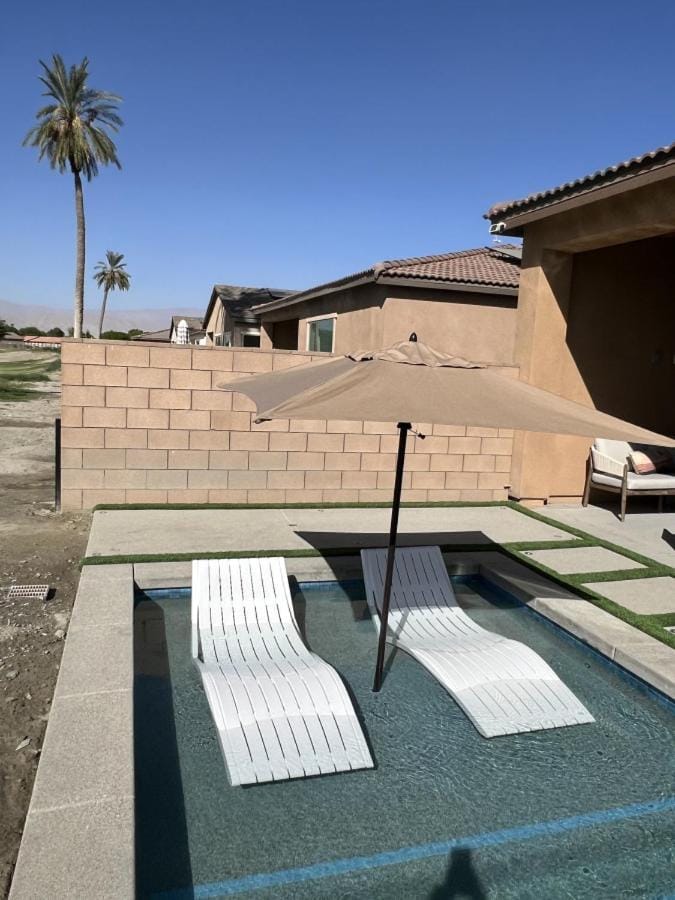 Brand new home Living the dream with golf and sunset views House in Indio