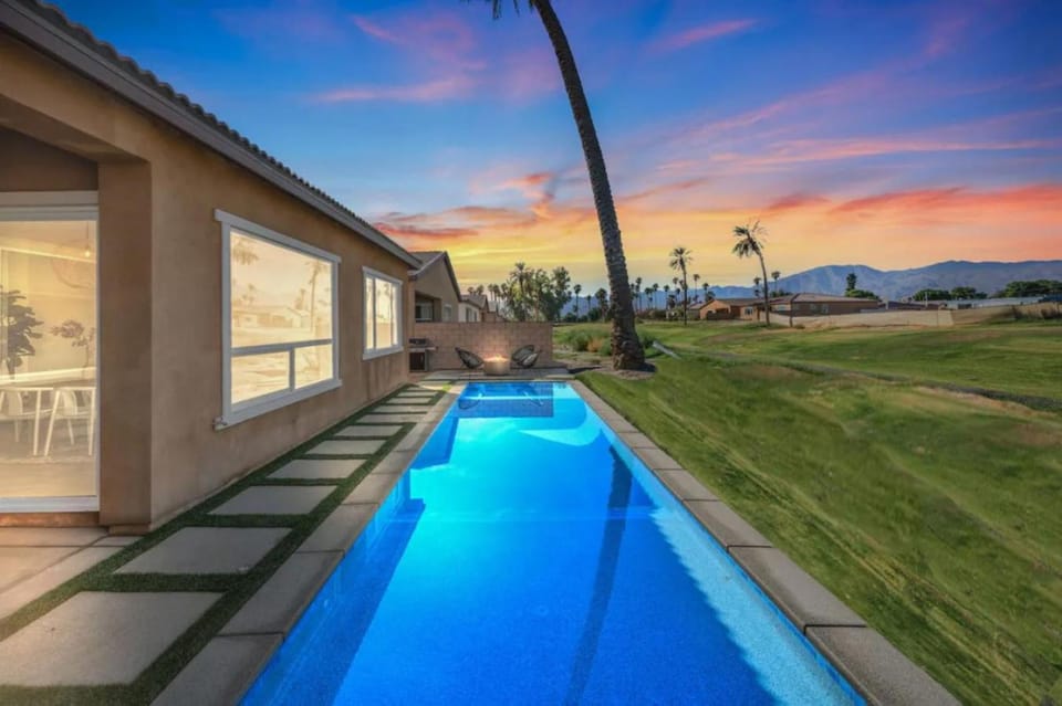Brand new home Living the dream with golf and sunset views House in Indio