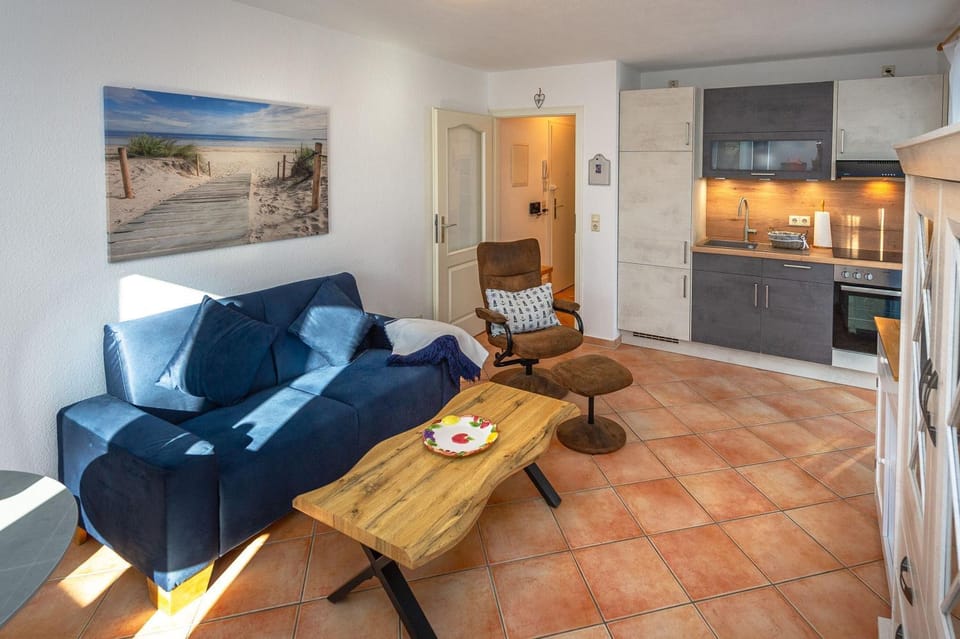 Kitchen or kitchenette, Living room, Seating area