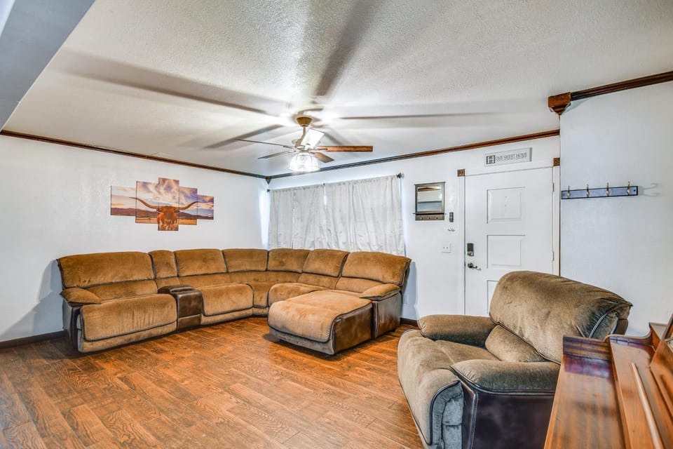 Cozy Home with Fire Pit Drive to Palo Duro Canyon! House in Amarillo