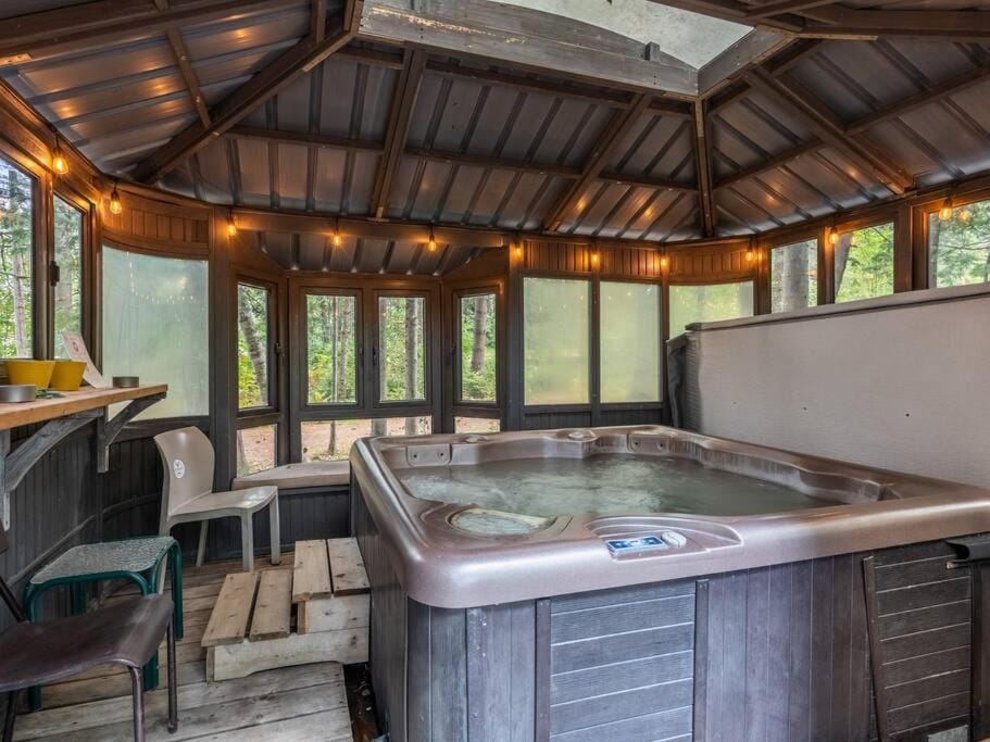 Le1603 - Le Petit Caribou - Chalet spa et plage House in Quebec