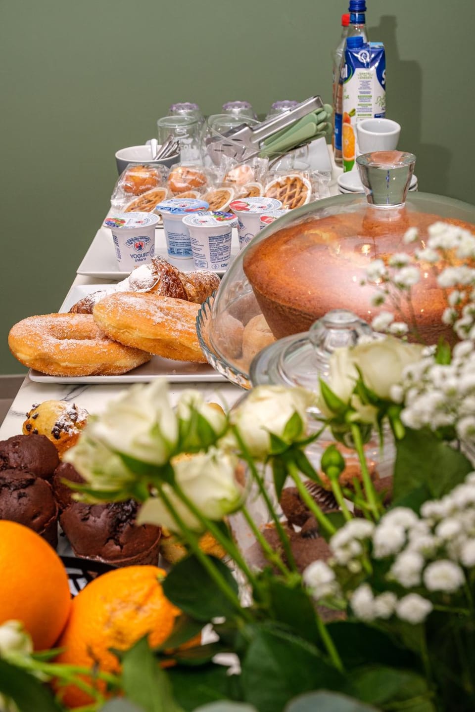 Food and drinks, Food, Breakfast, Continental breakfast, Buffet breakfast