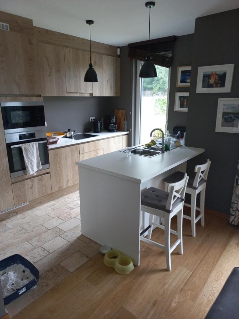 Kitchen or kitchenette, Dining area
