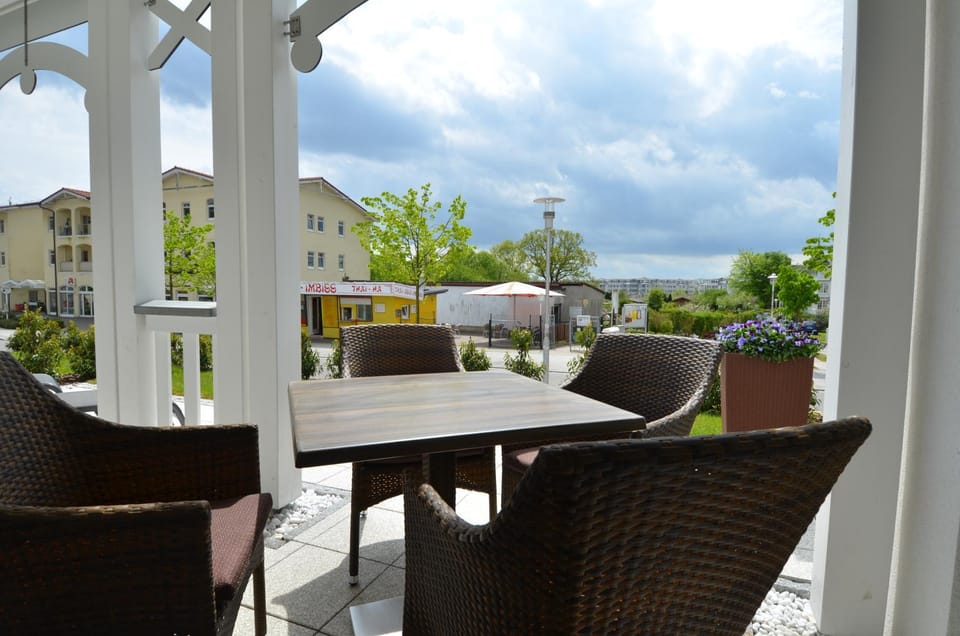 Patio, View (from property/room), Balcony/Terrace, Seating area