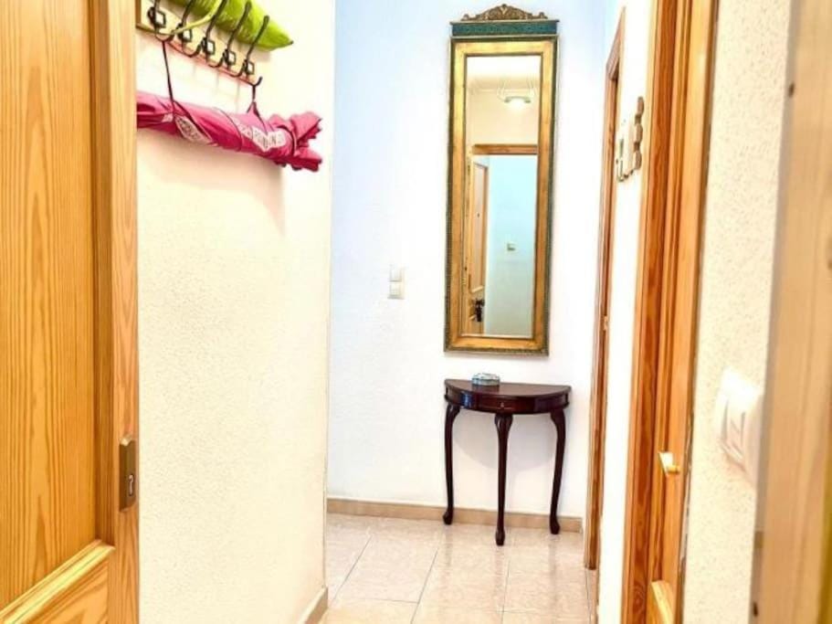 City center, beach and port Apartment in Alicante