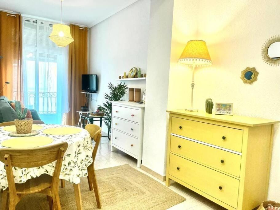 Communal lounge/ TV room, Living room, Dining area