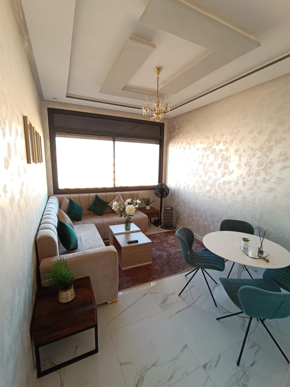 Living room, Seating area, Dining area