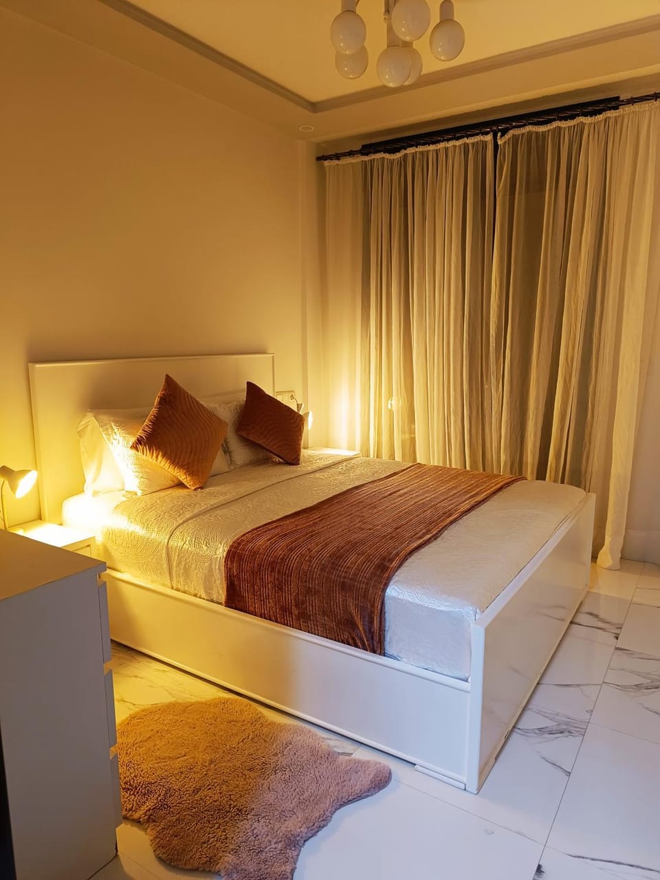 Bed, Photo of the whole room, Bedroom