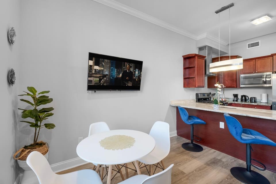 Modern NoLibs 1BR - Pool & Gym Apartment in Philadelphia