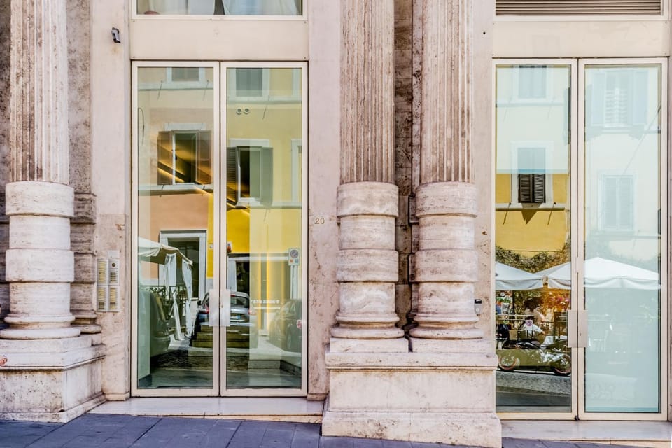 Facade/entrance