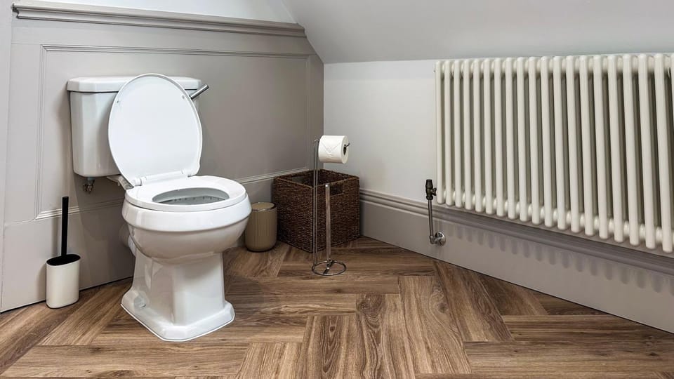 Toilet, Bathroom