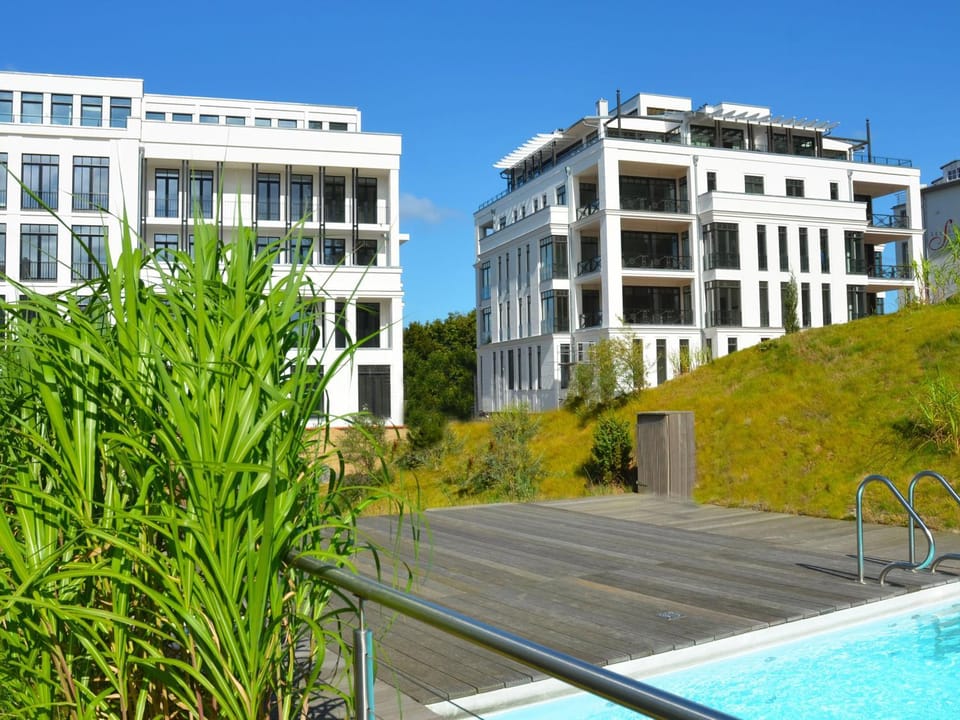 Property building, Neighbourhood, Swimming pool