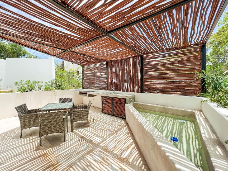 BBQ facilities, Balcony/Terrace, Kitchen or kitchenette, Dining area, Swimming pool, Swimming pool