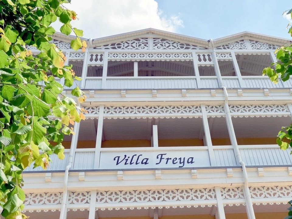 Property building, Balcony/Terrace