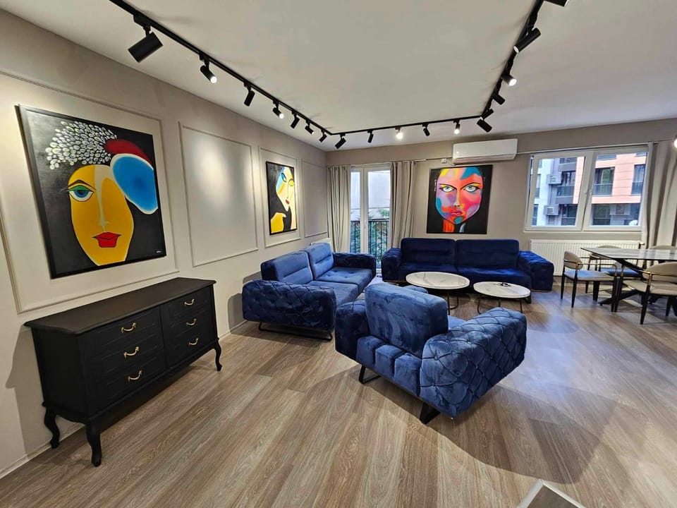 Living room, Decorative detail, Seating area