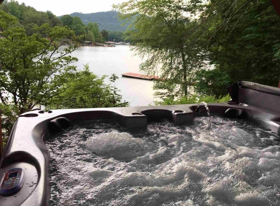Natural landscape, Hot Tub, Lake view, Mountain view