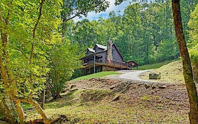 Property building, Nearby landmark, Spring, Day, Natural landscape, Garden, Garden view