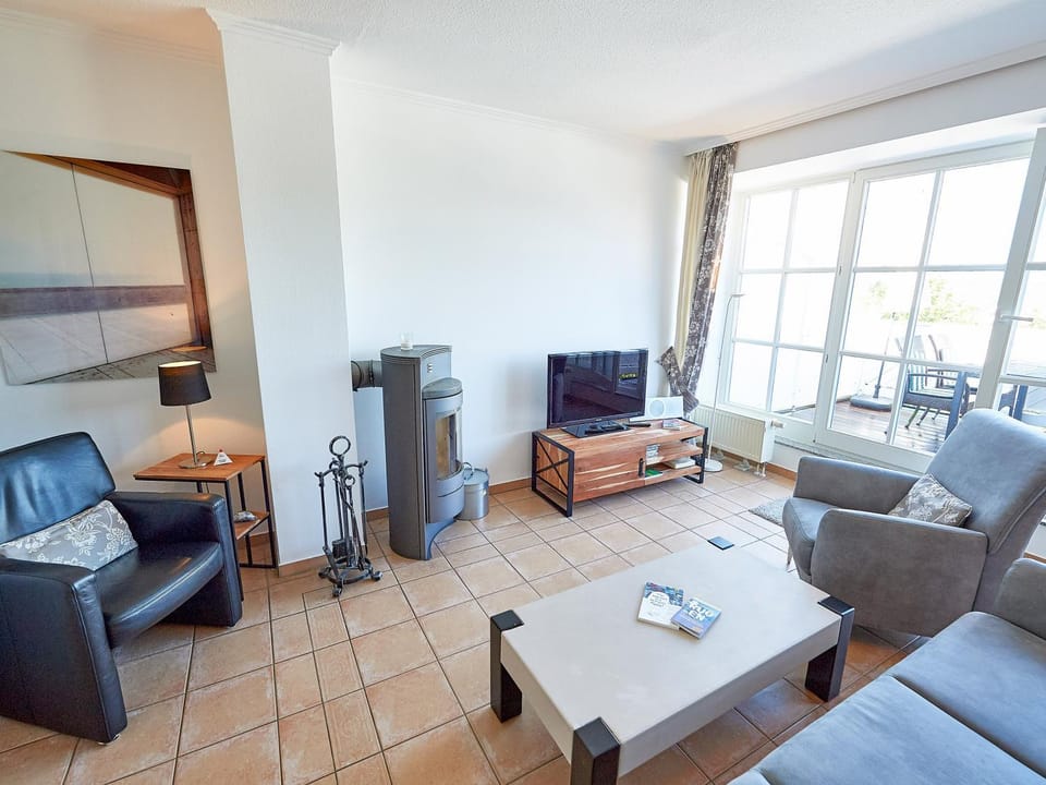 TV and multimedia, Balcony/Terrace, Living room, Photo of the whole room, Decorative detail, Seating area