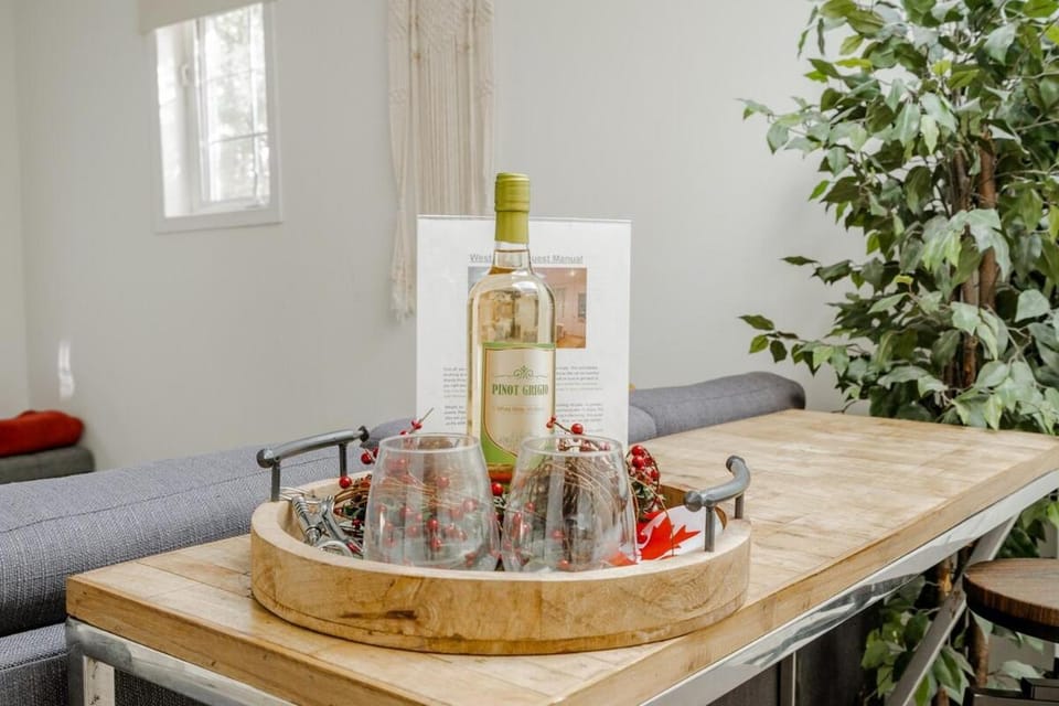 West House Private Garden Suite with Skylight Apartment in Brampton