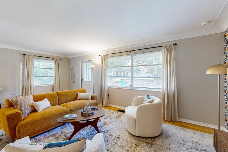 Steps to Dtwn! Dog-Friendly 'Mount Dorable' Haven House in Mount Dora