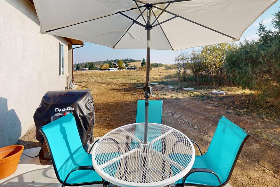 'Under the Rye Sky' New-Build Home Near Trails! House in Colorado