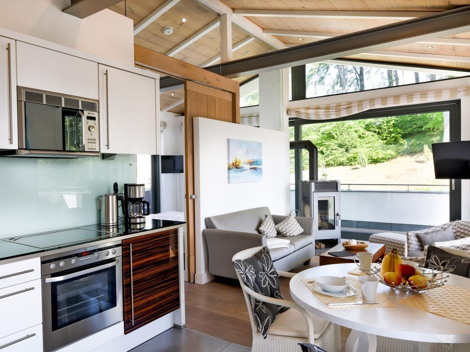 Kitchen or kitchenette, Living room, Seating area, Dining area, stove