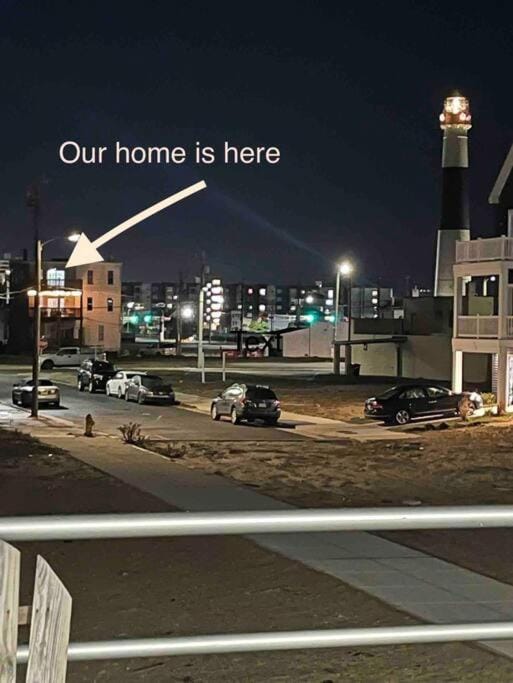 Seaside Escape - 1 Block from Beach and Boardwalk Apartment in Atlantic City