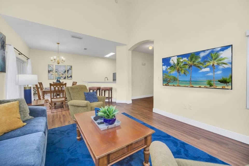 Townhome Perfectly Located Near Clubhouse House in Four Corners