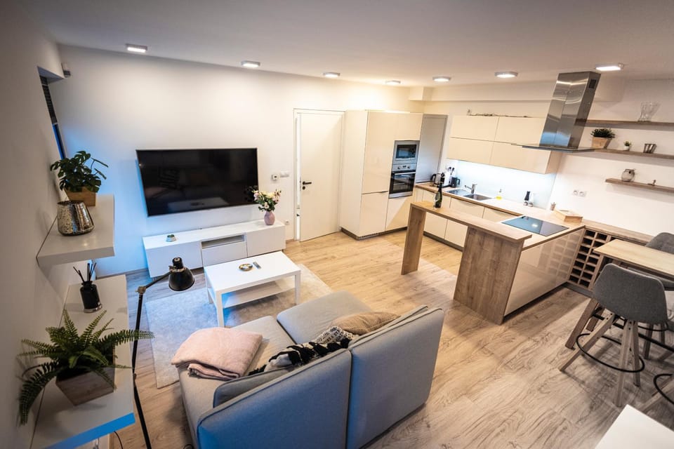 Kitchen or kitchenette, Living room