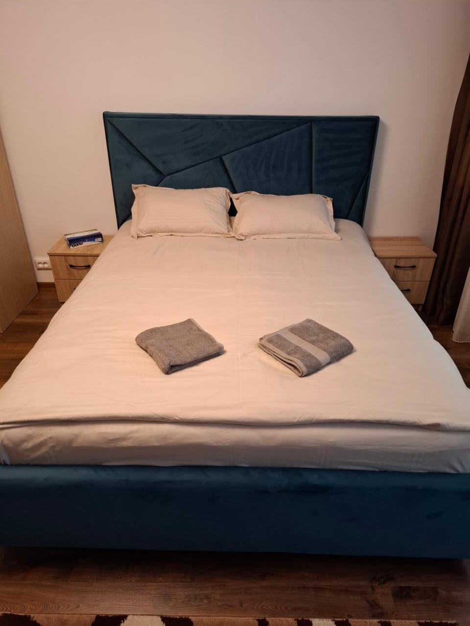 Bed, Photo of the whole room