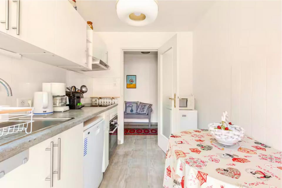 Bed, Kitchen or kitchenette, Dining area, Bedroom, minibar, oven, pet friendly, stove