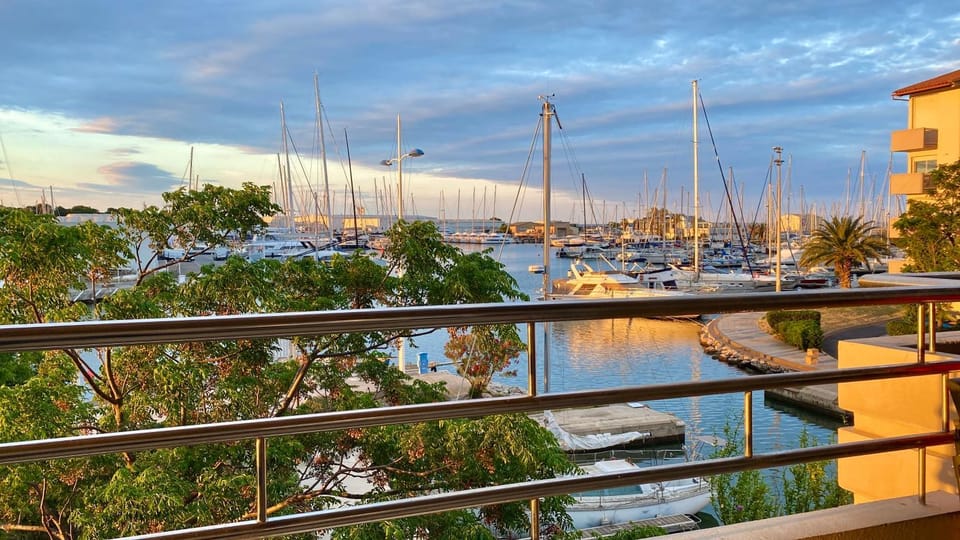 2ch Vue Marina & Mer - Grande Terrasse - Parking Apartment in Canet-en-Roussillon