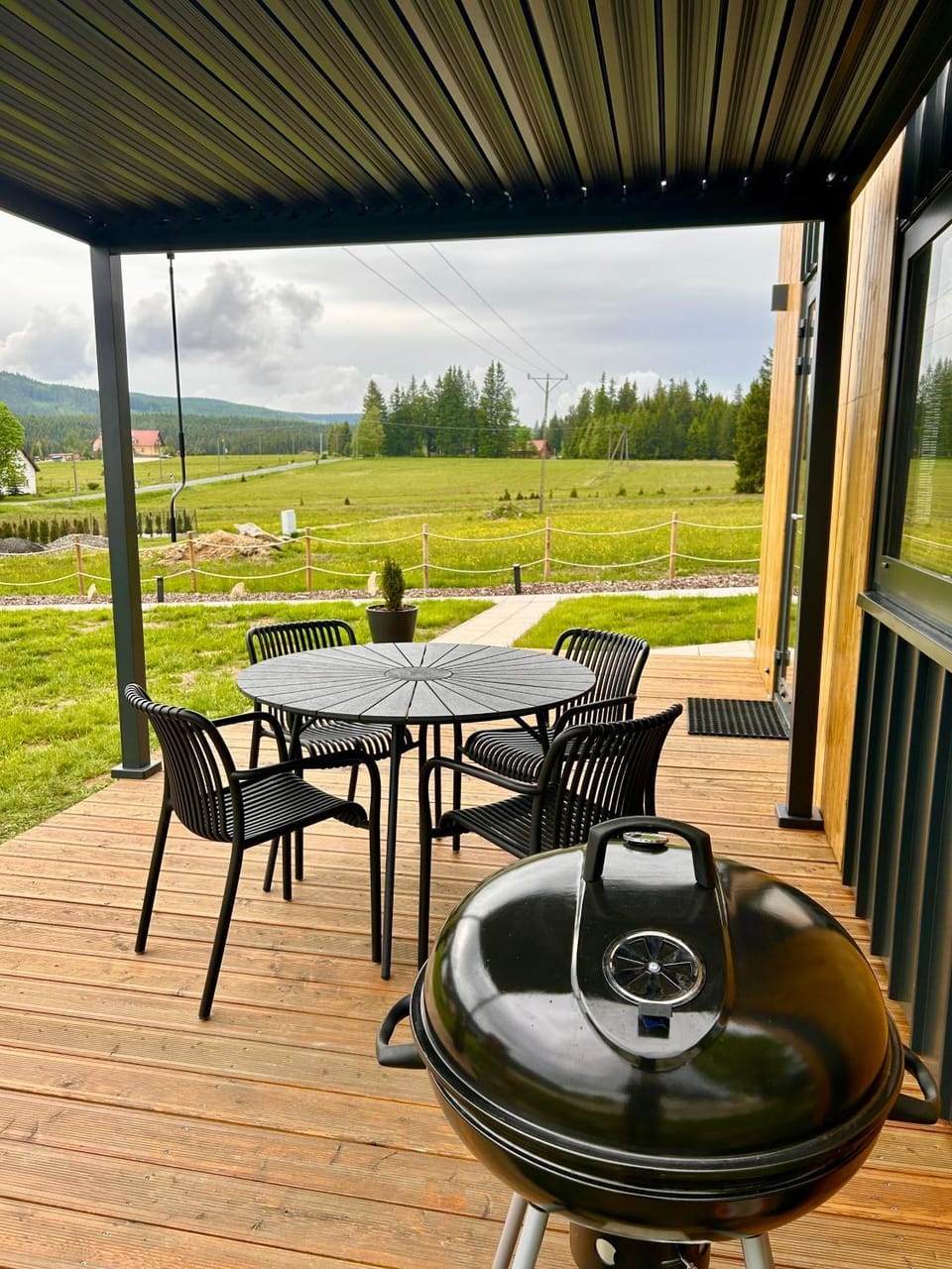 Facade/entrance, View (from property/room), Balcony/Terrace, Seating area, Garden view, Meals