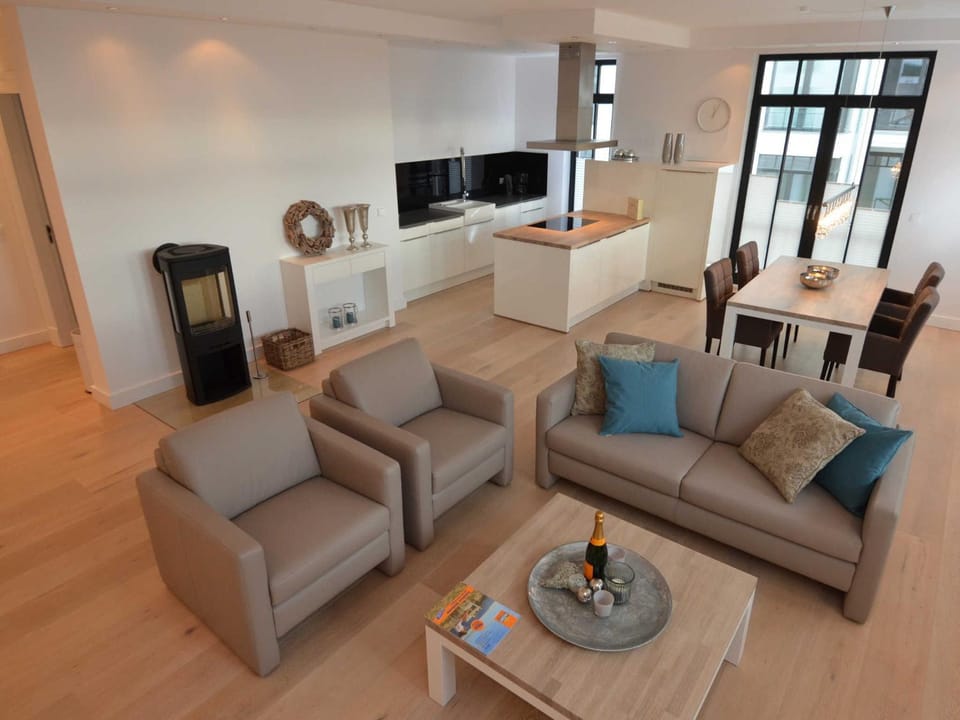 Kitchen or kitchenette, Living room, Photo of the whole room, Seating area, Dining area