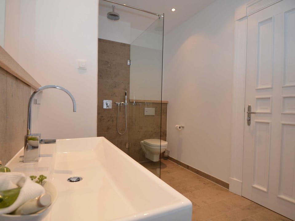 Shower, Toilet, Bathroom, Photo of the whole room