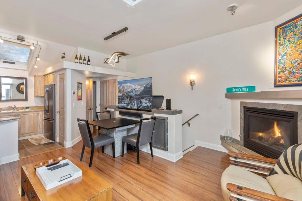Remodeled Luxury Condo - Skii in Skii out House in Telluride