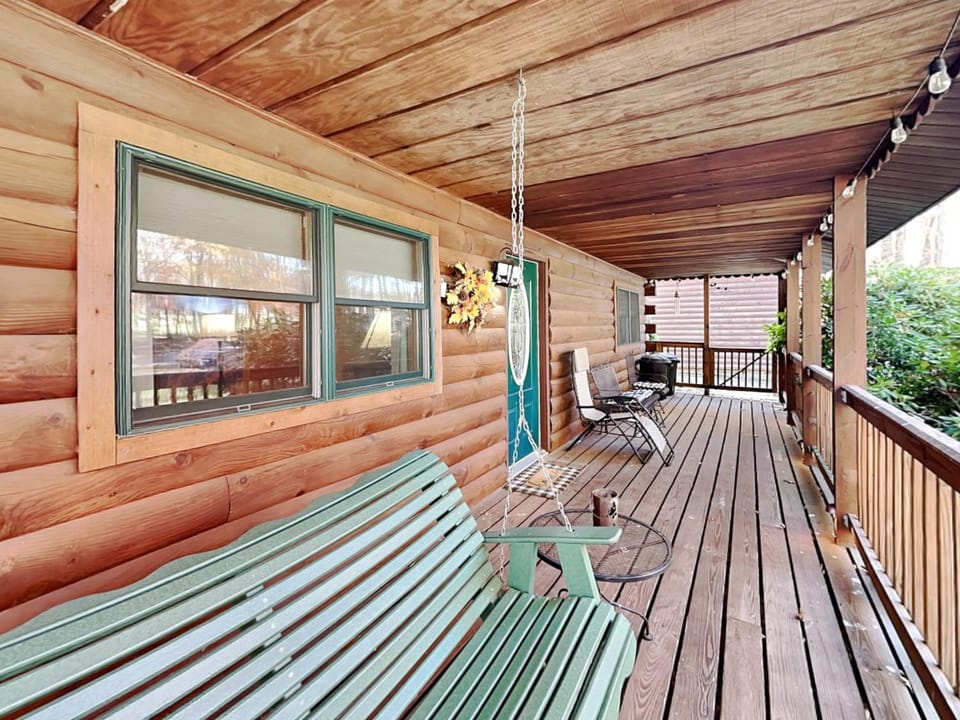 Cozy Cabin Cabin in Deep Creek Lake