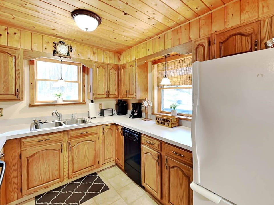 Cozy Cabin Cabin in Deep Creek Lake
