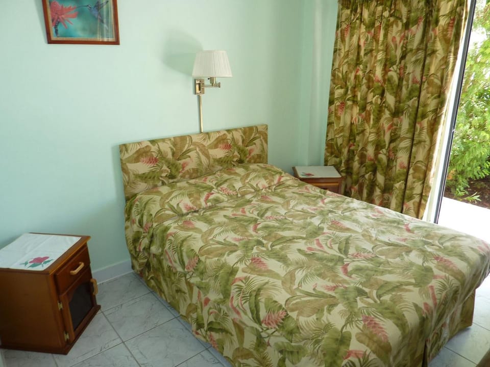 Westgate Hummingbird Inn Bed and Breakfast in Bon Accord