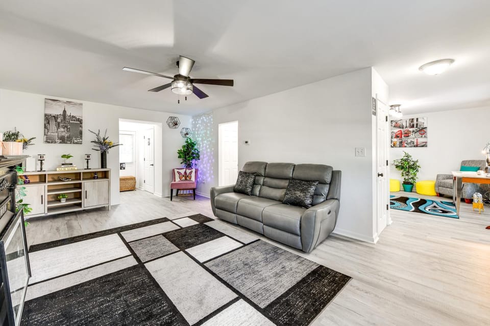 Richmond Home w/ Deck: 1 Mi to Richmond Raceway! House in Richmond