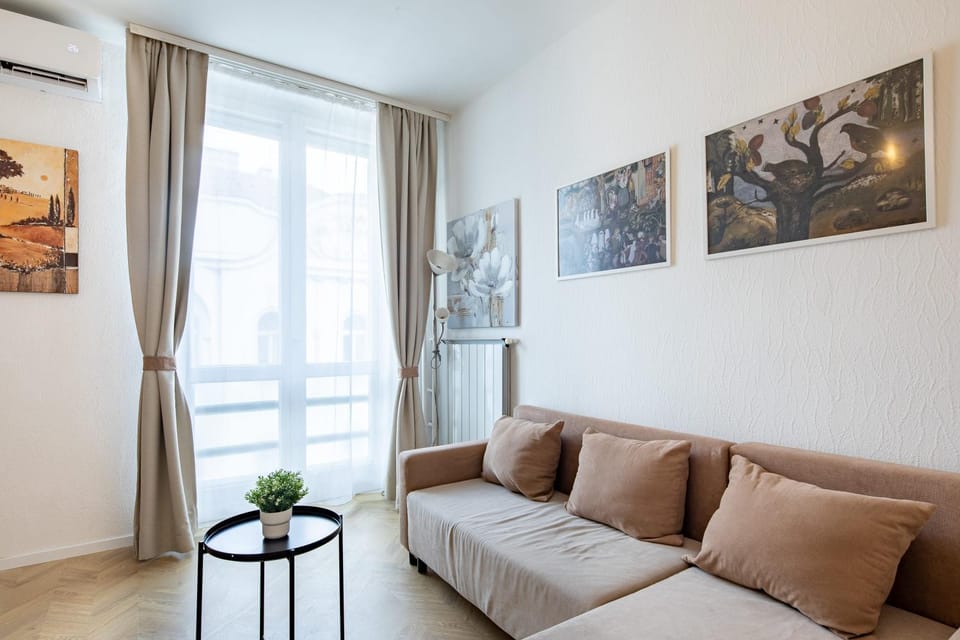 Ultra Central - Balcony - Basilica View Apartment in Budapest
