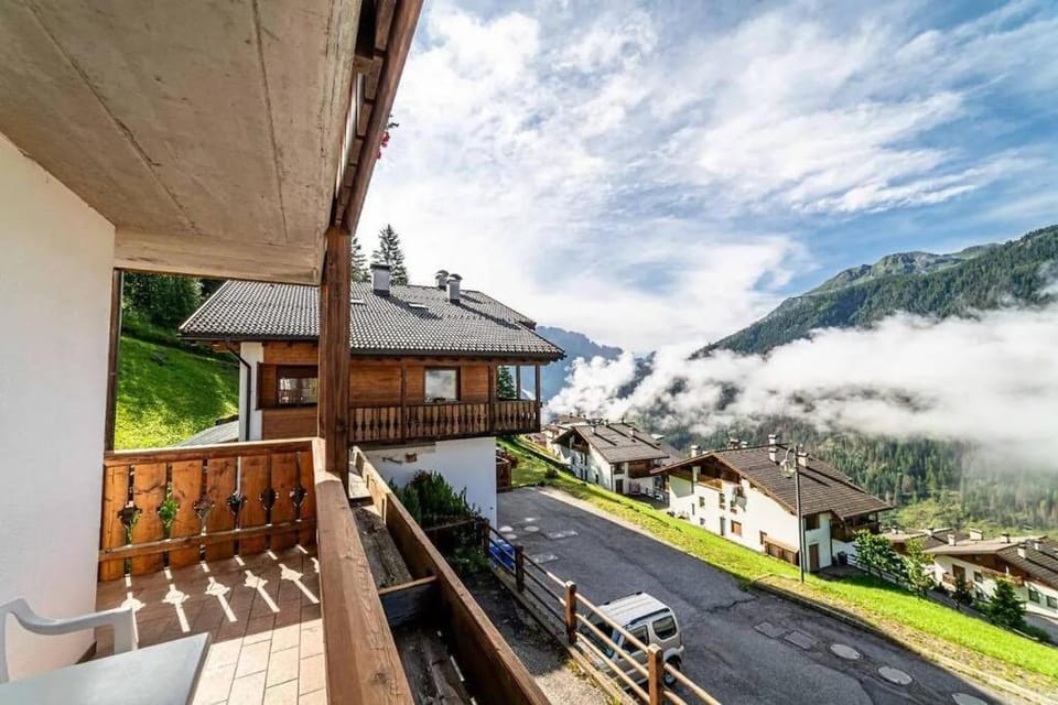 Balcony/Terrace, Mountain view